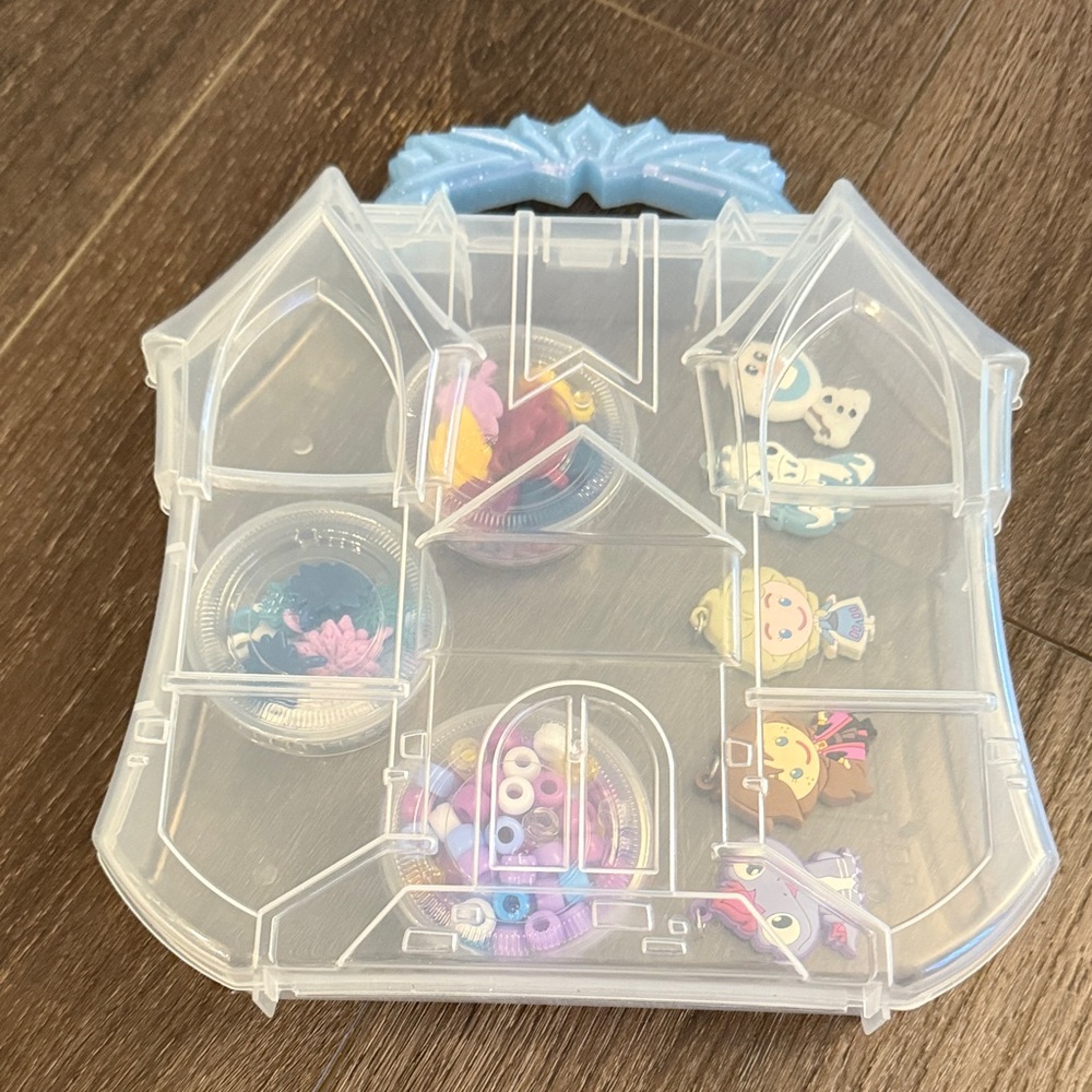 Disney Frozen Castle Bead Set - 5 Character Charms - Carrying Case - Picture 9 of 9